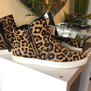 Kenneth Cole Leopard Print High Top Sneakers
